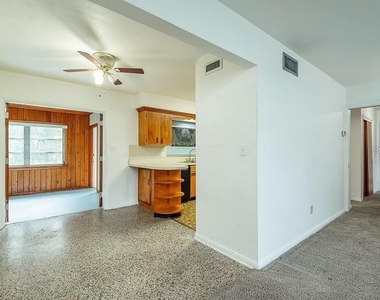 10209 N Valle Drive - Photo Thumbnail 3