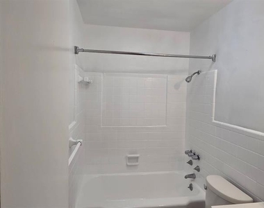 10209 N Valle Drive - Photo Thumbnail 8