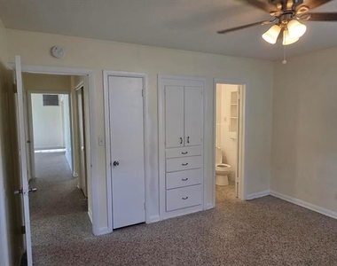 10209 N Valle Drive - Photo Thumbnail 13