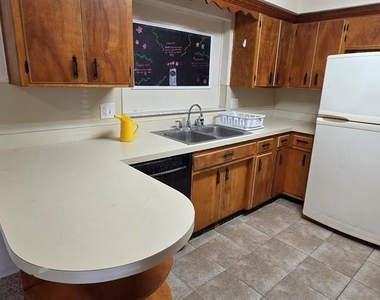 10209 N Valle Drive - Photo Thumbnail 5