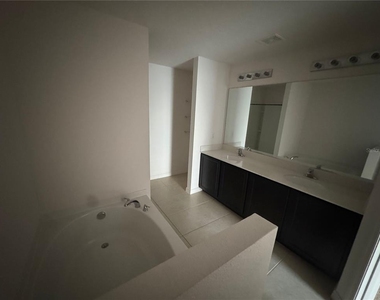 6909 Crested Orchid Drive - Photo Thumbnail 11