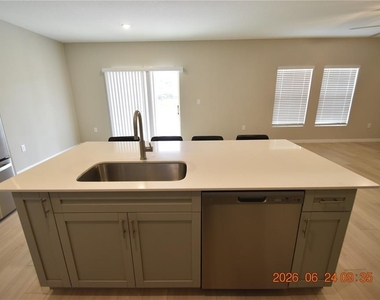 14468 Meadow Bird Avenue - Photo Thumbnail 12