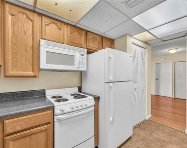 801 Russell Lane - Photo Thumbnail 5