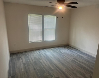 1149 La Salle Street - Photo Thumbnail 11