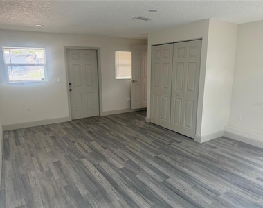 1149 La Salle Street - Photo Thumbnail 10