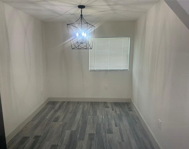 1149 La Salle Street - Photo Thumbnail 8