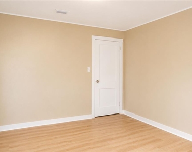 38443 6th Avenue - Photo Thumbnail 5