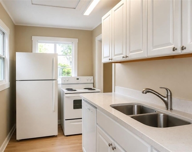 38443 6th Avenue - Photo Thumbnail 2