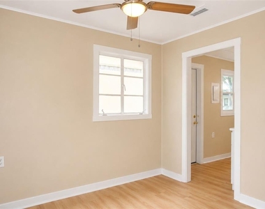 38443 6th Avenue - Photo Thumbnail 9