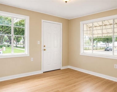 38443 6th Avenue - Photo Thumbnail 4