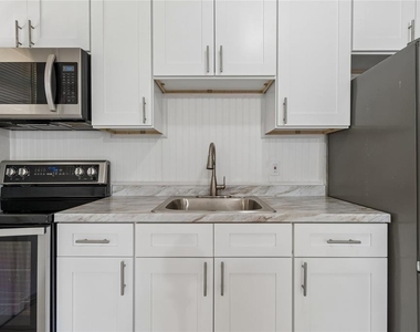 9801 N 11th Street - Photo Thumbnail 13