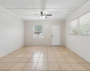 9801 N 11th Street - Photo Thumbnail 7