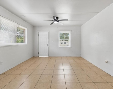 9801 N 11th Street - Photo Thumbnail 7