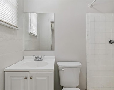 9801 N 11th Street - Photo Thumbnail 21