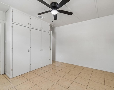 9801 N 11th Street - Photo Thumbnail 20