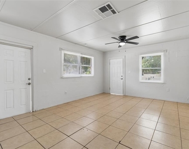 9801 N 11th Street - Photo Thumbnail 6