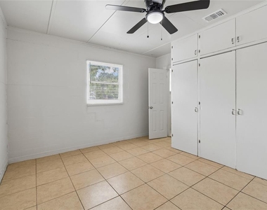 9801 N 11th Street - Photo Thumbnail 19
