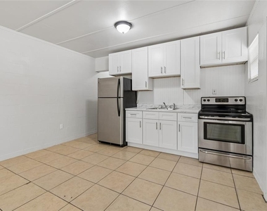 9801 N 11th Street - Photo Thumbnail 11