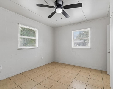 9801 N 11th Street - Photo Thumbnail 18