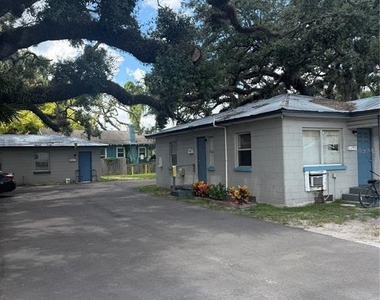 7208 N Nebraska Avenue - Photo Thumbnail 9