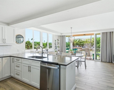 223 Island Way - Photo Thumbnail 9