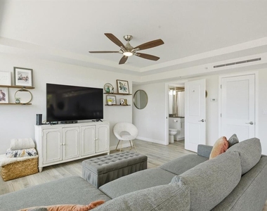 223 Island Way - Photo Thumbnail 12