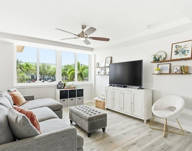223 Island Way - Photo Thumbnail 15