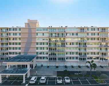 223 Island Way - Photo Thumbnail 1