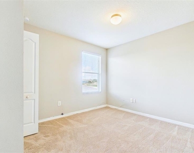 14517 Dunrobin Drive - Photo Thumbnail 28