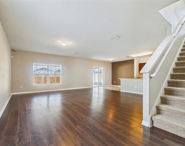 14517 Dunrobin Drive - Photo Thumbnail 3