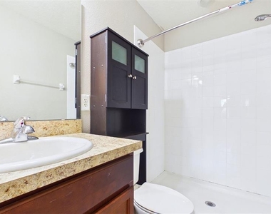 14517 Dunrobin Drive - Photo Thumbnail 17