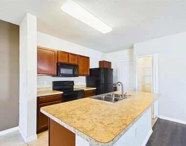 14517 Dunrobin Drive - Photo Thumbnail 10
