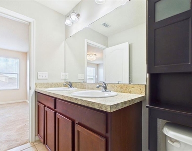 14517 Dunrobin Drive - Photo Thumbnail 19