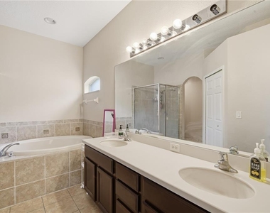 9821 Jasmine Brook Circle - Photo Thumbnail 17