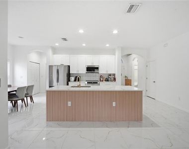 9821 Jasmine Brook Circle - Photo Thumbnail 12