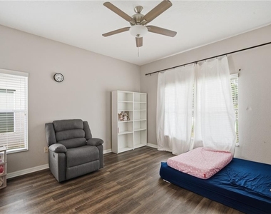 9821 Jasmine Brook Circle - Photo Thumbnail 16