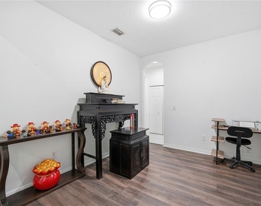 9821 Jasmine Brook Circle - Photo Thumbnail 4