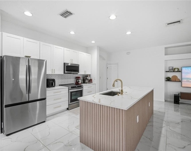 9821 Jasmine Brook Circle - Photo Thumbnail 13