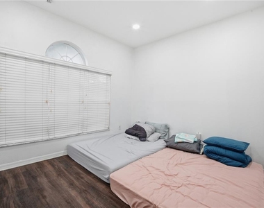 9821 Jasmine Brook Circle - Photo Thumbnail 5