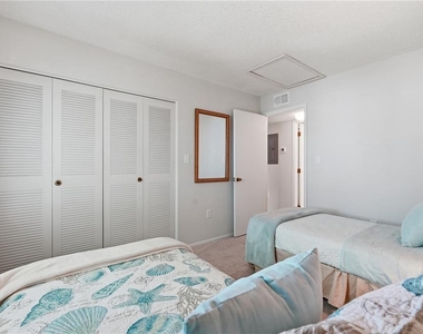 240 Cypress Lane - Photo Thumbnail 14