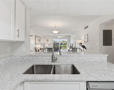 240 Cypress Lane - Photo Thumbnail 11
