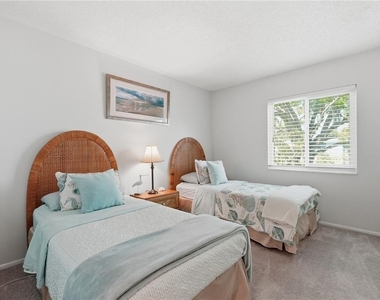240 Cypress Lane - Photo Thumbnail 13