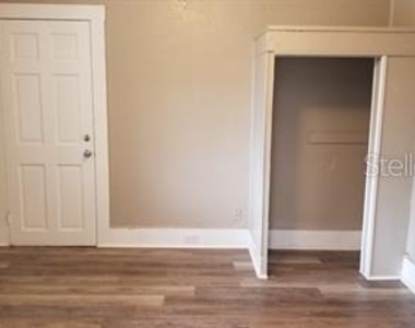 317 E Tarpon Avenue - Photo Thumbnail 4
