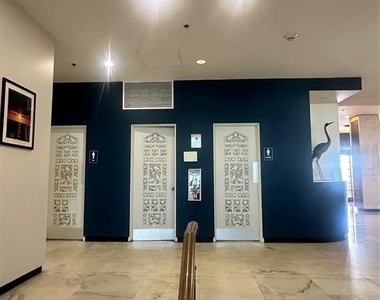 880 Mandalay Avenue - Photo Thumbnail 10