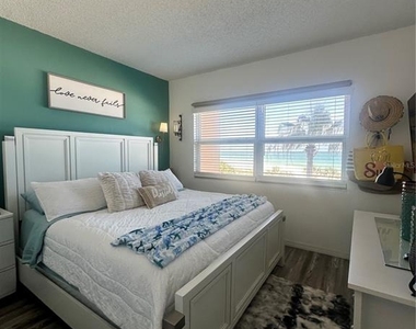 880 Mandalay Avenue - Photo Thumbnail 32