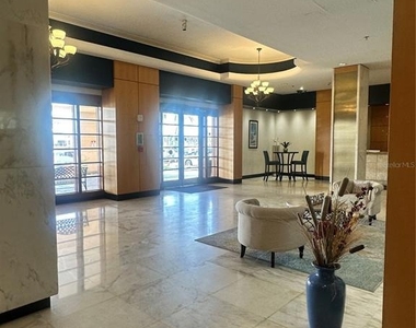 880 Mandalay Avenue - Photo Thumbnail 6