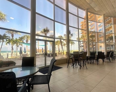 880 Mandalay Avenue - Photo Thumbnail 9