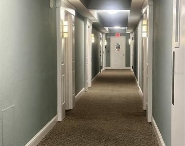 880 Mandalay Avenue - Photo Thumbnail 13