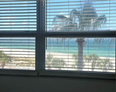 880 Mandalay Avenue - Photo Thumbnail 33