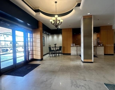 880 Mandalay Avenue - Photo Thumbnail 5